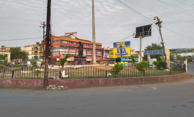Sudden weather changes in Madhya Pradesh as four active weather systems bring rain, thunderstorms, and hailstorms to 22 districts including Bhopal and Indore. Get the latest updates on rainfall, wind damage, and forecast.