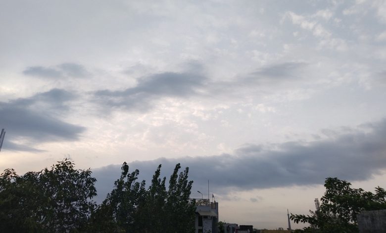 Madhya Pradesh will see changing weather in the next 24 hours with rain, storm and heatwave. Yellow alert for Bhopal, Jabalpur, Gwalior, Indore and more districts.
