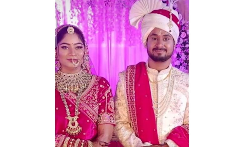 इंदौर से मेघालय हनीमून मनाने गए नवदंपती राजा और सोनम अचानक लापता हो जाते हैं। तलाशी के बाद सोमवार को पति राजा का शव खाई में मिला।