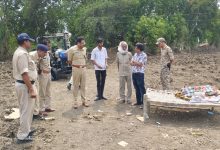 दमोह में पुलिस पर हमला किया।