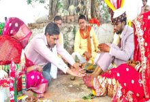 मध्‍य प्रदेश के दमोह जिले की बलेह ग्राम पंचायत के सरपंच ने गांव की एक बेटी का विवाह संपन्‍न कराया।