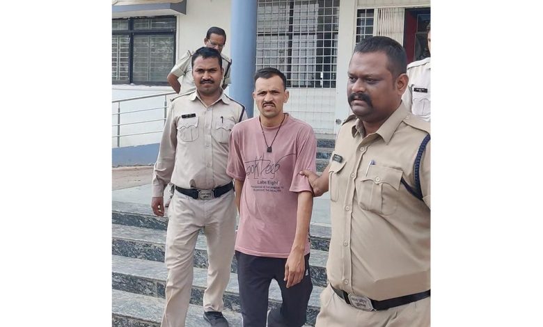पुलिस आरक्षक भर्ती प्रक्रिया के दौरान दस्तावेजों की जांच में एक बड़ा फर्जीवाड़ा सामने आया है।