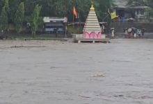 नर्मदा नदी का जल स्‍तर लगातार बढ़ रहा है। डिंडौरी के करंजिया में लगातार बारिश से डिंडौरी-जबलपुर मार्ग बंद होने की कगार पर।