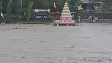 नर्मदा नदी का जल स्‍तर लगातार बढ़ रहा है। डिंडौरी के करंजिया में लगातार बारिश से डिंडौरी-जबलपुर मार्ग बंद होने की कगार पर।