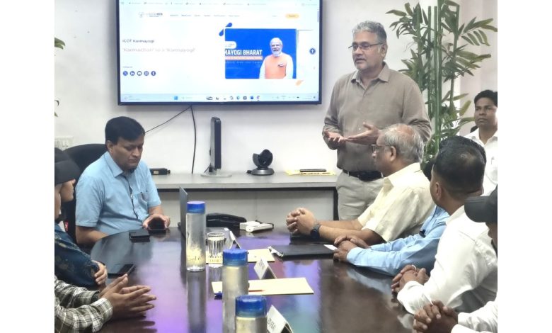 एमपी ट्रांसको के कर्मयोगी कार्यक्रम में अधिकारी और कर्मचारी